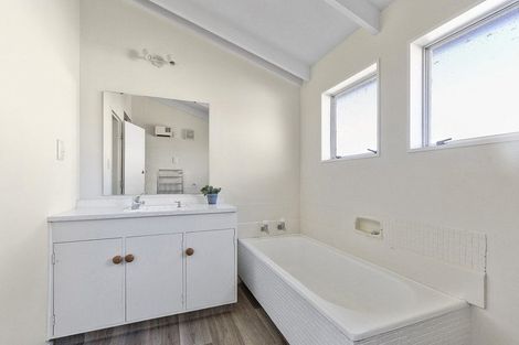 Photo of property in 9 Keel Place, Whitby, Porirua, 5024