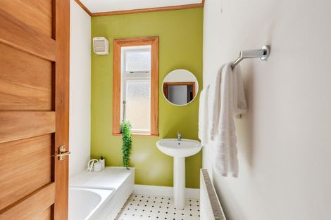 Photo of property in 25 Glen Almond Street, New Plymouth, 4310