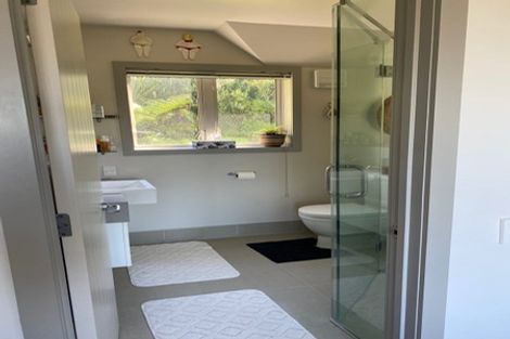 Photo of property in 16 Cavalry Close, Crofton Downs, Wellington, 6035