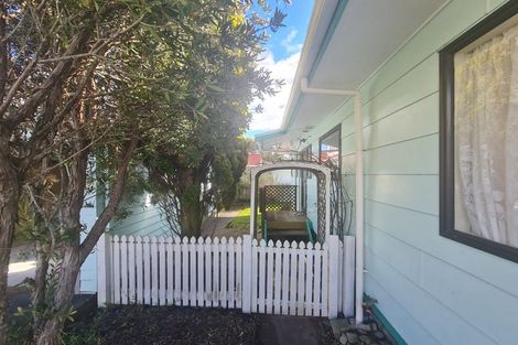 Photo of property in 2/11 Bauchop Road, Waterloo, Lower Hutt, 5011