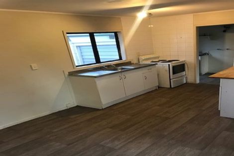 Photo of property in 2/10 Burundi Avenue, Clendon Park, Auckland, 2103