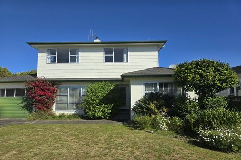 Photo of property in 10 Stirling Crescent, Hokowhitu, Palmerston North, 4410