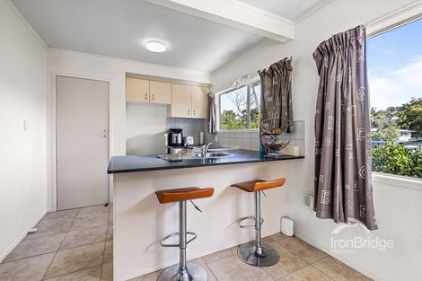 Photo of property in 71 Kemp Road, Massey, Auckland, 0614