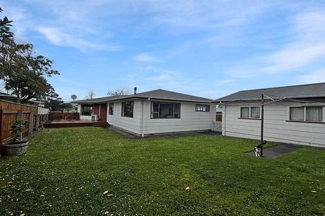 Photo of property in 39 Rhodes Drive, Kelvin Grove, Palmerston North, 4414