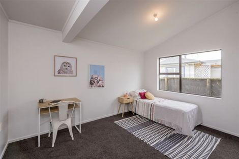 Photo of property in 6 Highbury Drive, Levin, 5510