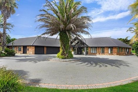 Photo of property in 92a Ranfurly Road, Alfriston, Auckland, 2105