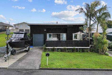 Photo of property in 9 Keven Road, Clarks Beach, Pukekohe, 2679
