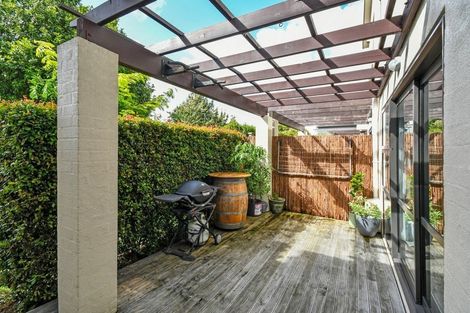 Photo of property in 25 Popokatea Drive, Takanini, 2112