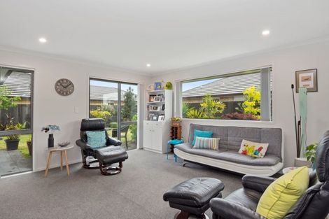 Photo of property in 30 Rainey Crescent, Papamoa Beach, Papamoa, 3118