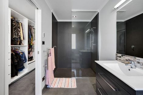 Photo of property in 9 Huetu Place, Bell Block, New Plymouth, 4312