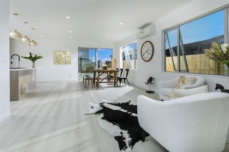 Photo of property in 39 Nobilo Road, Kumeu, 0810