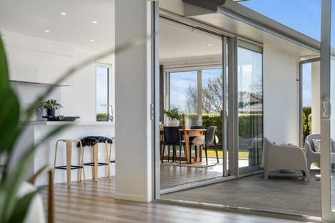 Photo of property in 1 Charlotte Drive, Omokoroa, 3114