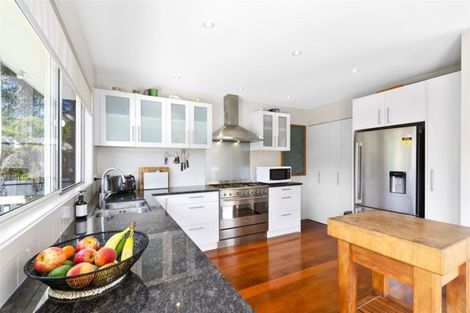 Photo of property in 2 Ponui Place, Mairangi Bay, Auckland, 0630