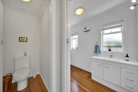 Photo of property in 3b Wheeler Place, Upper Vogeltown, New Plymouth, 4310