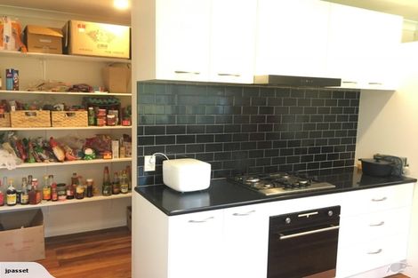 Photo of property in 42 Line Road, Glen Innes, Auckland, 1072