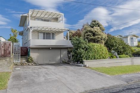 Photo of property in 25 Koromiko Street, Otaki Beach, Otaki, 5512