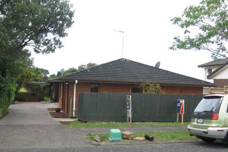 Photo of property in 2/10 Downsview Road, Pakuranga Heights, Auckland, 2010
