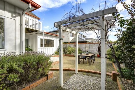 Photo of property in 121 Thompson Road, Bluff Hill, Napier, 4110