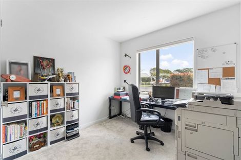 Photo of property in 4 Kauri Grove Drive, Kumeu, 0810