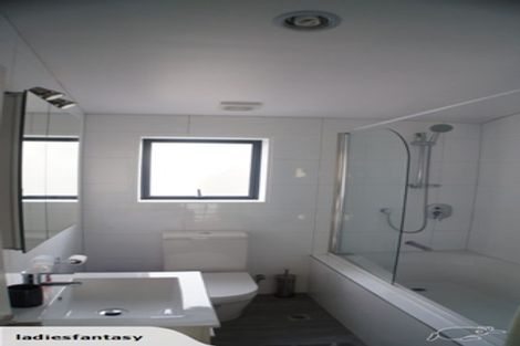 Photo of property in 2/10 Silver Moon Road, Albany Heights, Auckland, 0632