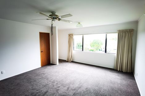 Photo of property in 2/2 Aorangi Place, Birkenhead, Auckland, 0626