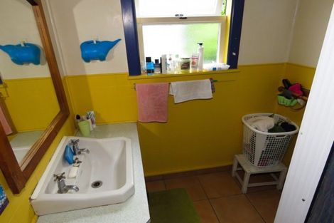 Photo of property in 8 Watson Street, Westport, 7825