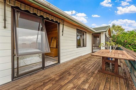 Photo of property in 2/25 Beach Road, Manly, Whangaparaoa, 0930