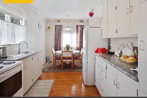 Photo of property in 70 Lake Road, Northcote, Auckland, 0627