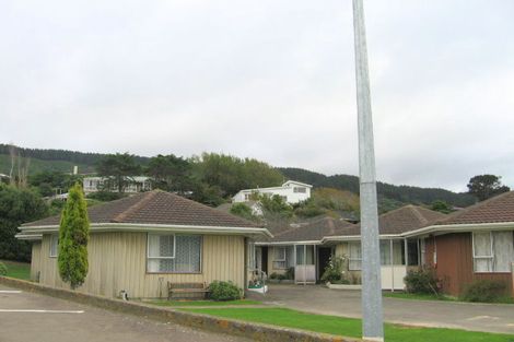 Photo of property in 16a Lyndhurst Road, Tawa, Wellington, 5028