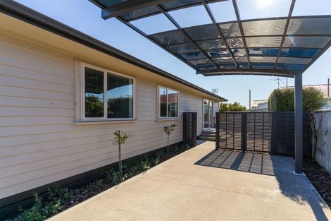 Photo of property in 2 Walnut Lane, Carterton, 5713