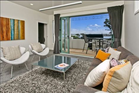 Photo of property in 2/61 Beresford Street, Bayswater, Auckland, 0622