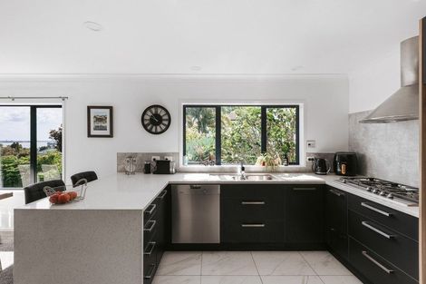 Photo of property in 36 Downing Place, Welcome Bay, Tauranga, 3112