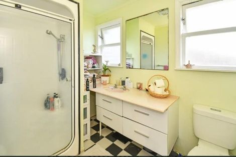 Photo of property in 18 Mcannalley Street, Manurewa East, Auckland, 2102