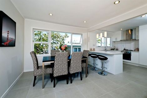 Photo of property in 16 Hauraki Crescent, Pinehill, Auckland, 0632