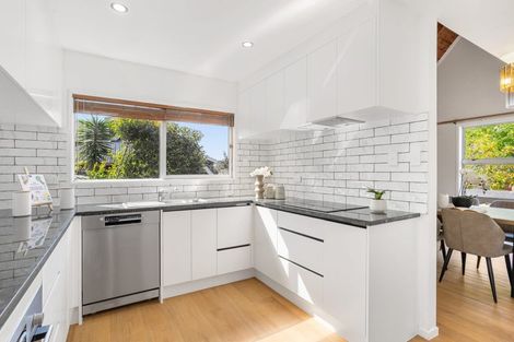 Photo of property in 12 Honeysuckle Lane, Mairangi Bay, Auckland, 0630