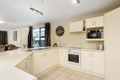 Photo of property in 21/3 Maunganui Road, Mount Maunganui, 3116