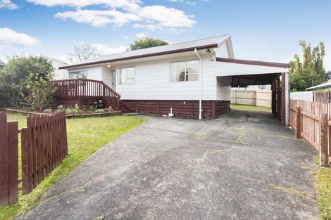 Photo of property in 5 Buisson Glade, West Harbour, Auckland, 0618