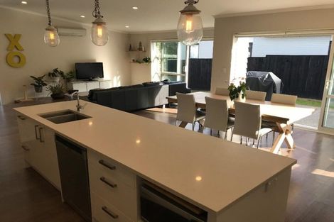 Photo of property in 21 Westerley Place, Long Bay, Auckland, 0630