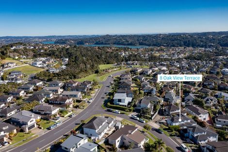 Photo of property in 8 Oak View Terrace, Schnapper Rock, Auckland, 0632