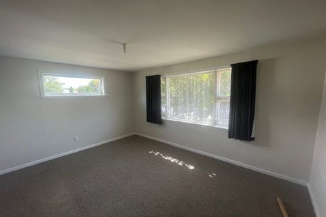 Photo of property in 2/227 Memorial Avenue, Burnside, Christchurch, 8053