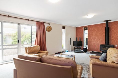Photo of property in 30 Battersea Place, Roslyn, Palmerston North, 4414