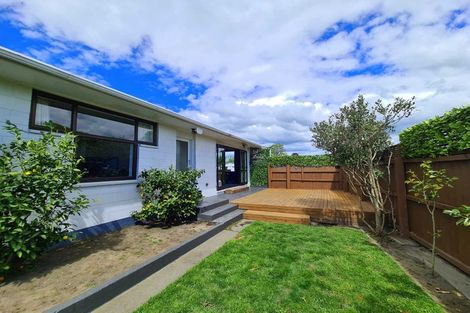 Photo of property in 18 Camelia Place, Islington, Christchurch, 8042