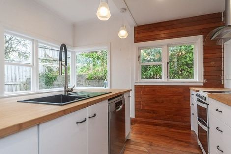 Photo of property in 5 Jalna Avenue, Khandallah, Wellington, 6035