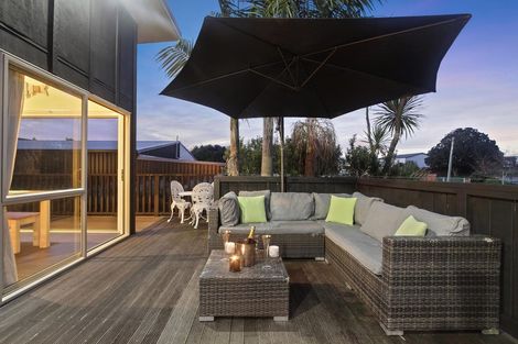 Photo of property in 9 Keven Road, Clarks Beach, Pukekohe, 2679