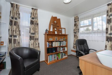 Photo of property in 14 Fergusson Street, Marton, 4710