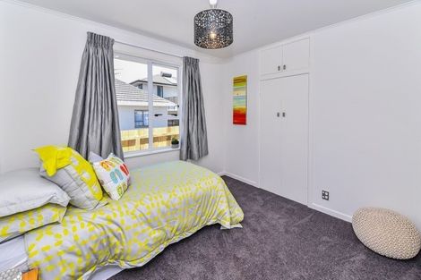 Photo of property in 37 Churchill Avenue, Manurewa, Auckland, 2102