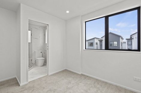 Photo of property in 32 Whare Kauri Road, Papakura, 2110