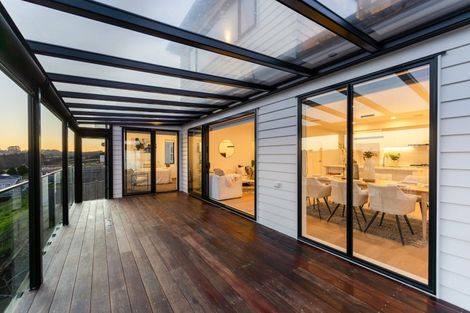 Photo of property in 39 Davey Crescent, Orewa, 0931