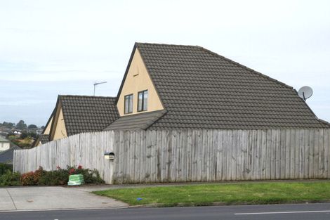 Photo of property in 206 Botany Road, Botany Downs, Auckland, 2010