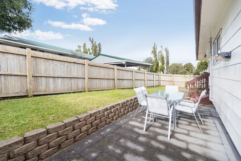 Photo of property in 5 Buisson Glade, West Harbour, Auckland, 0618